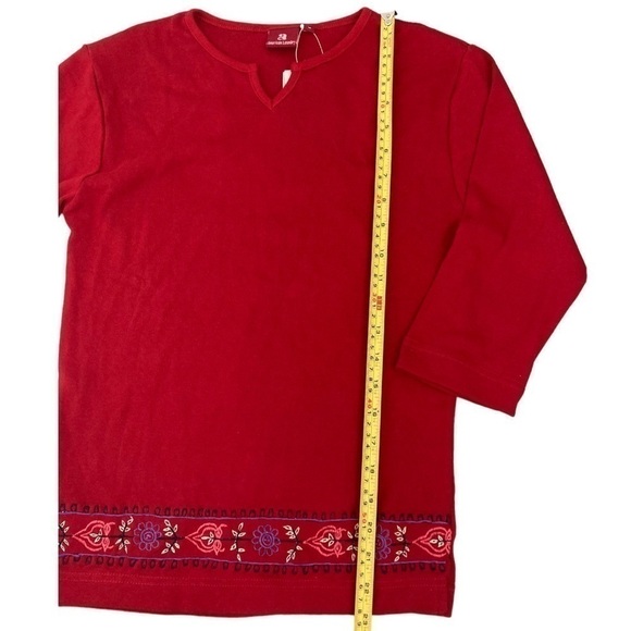 NWT vintage dead stock red v-neck cut out top with floral embroidery - Picture 2 of 9